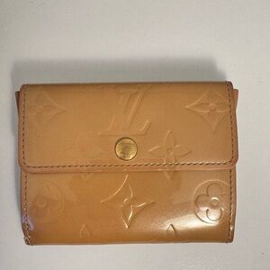 Louis Vuitton Vernis Ludlow Wallet - Beige